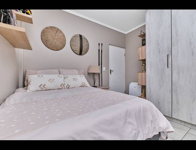 2 BEDROOM APARTMENT FOR SALE IN NORTHGATE